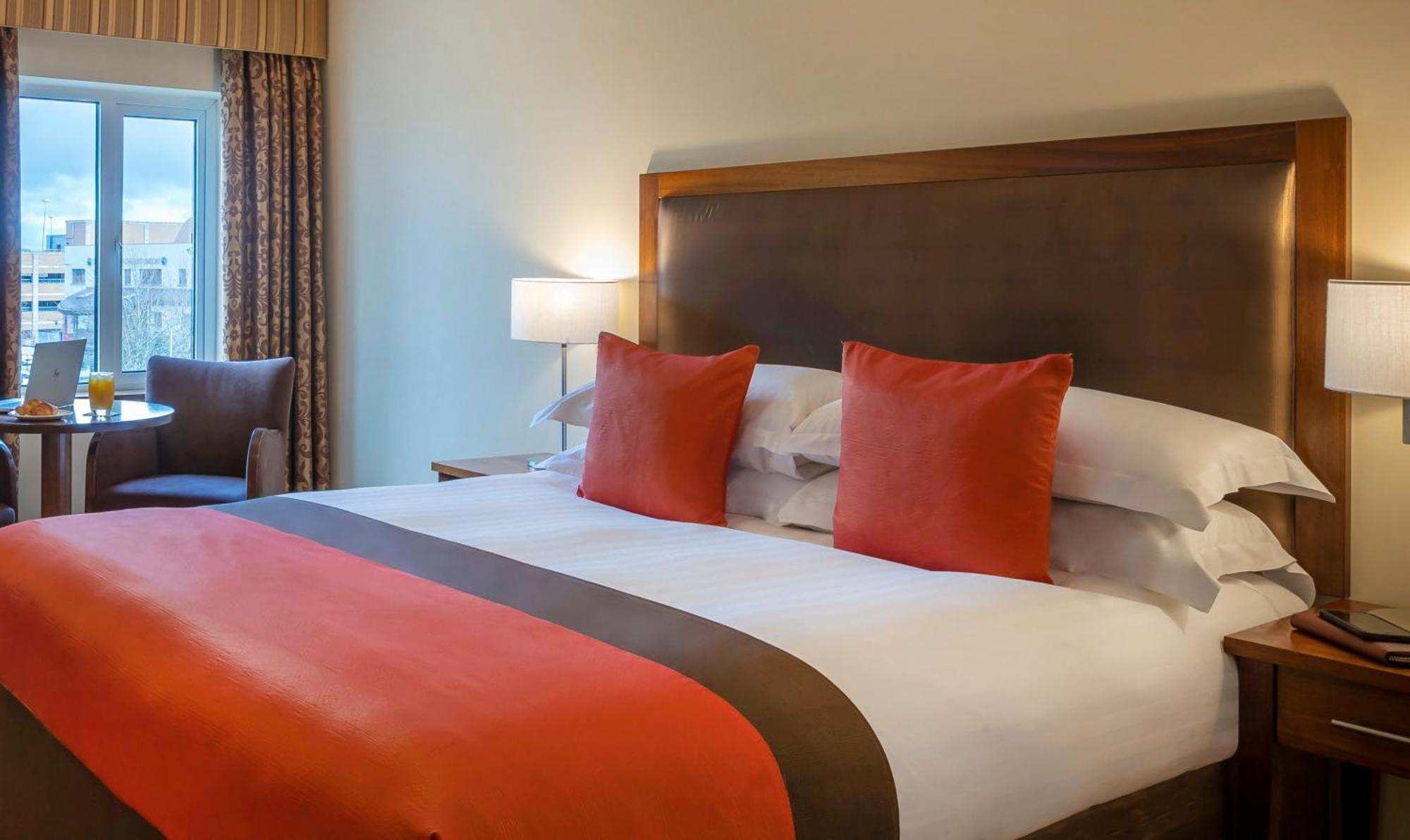 Temple Gate Hotel Ennis Bagian luar foto