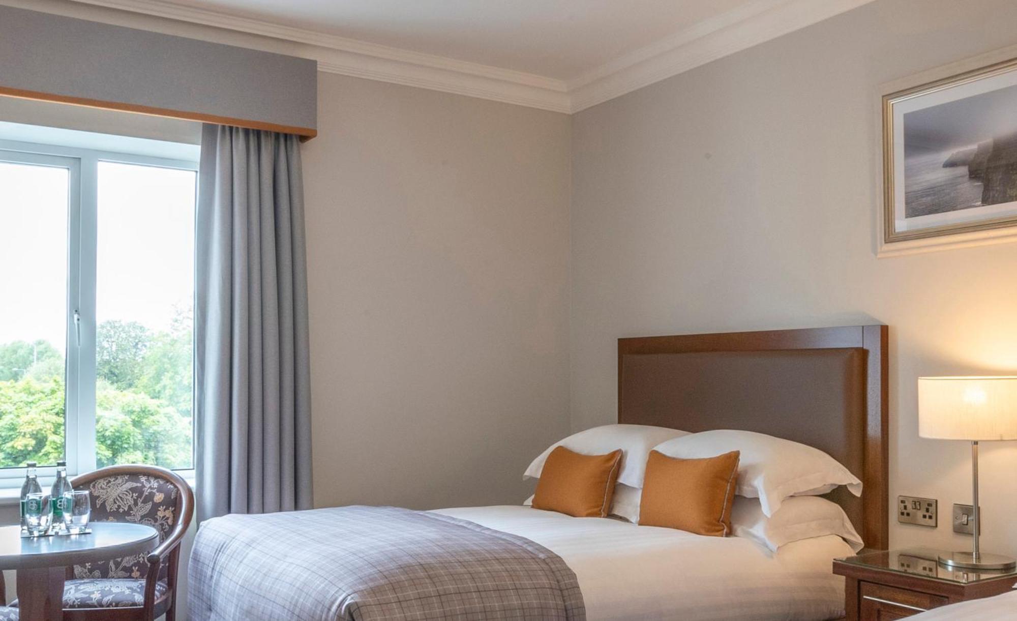 Temple Gate Hotel Ennis Ruang foto