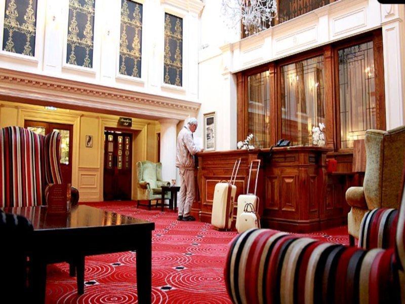 Temple Gate Hotel Ennis Bagian luar foto