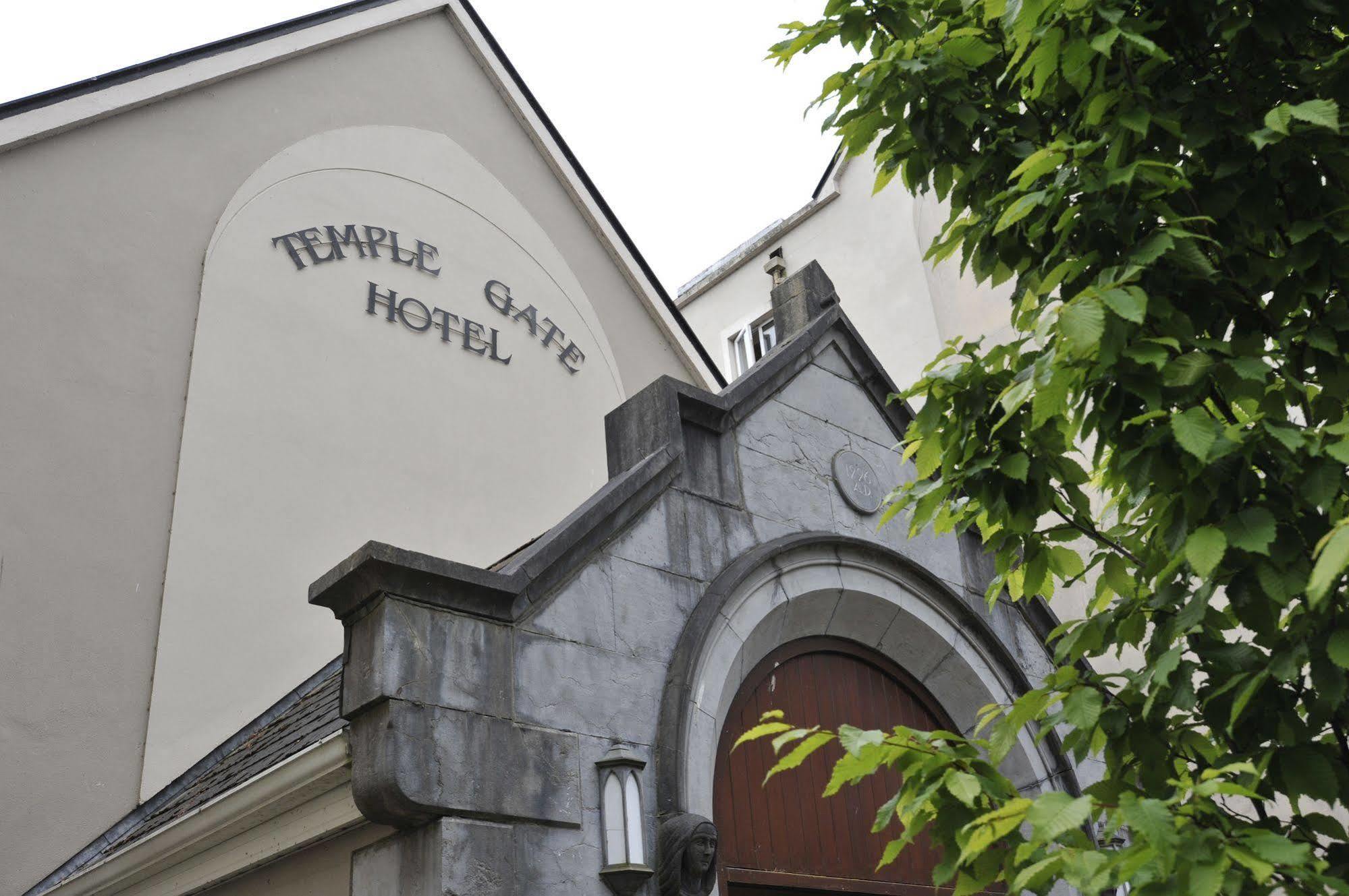 Temple Gate Hotel Ennis Bagian luar foto