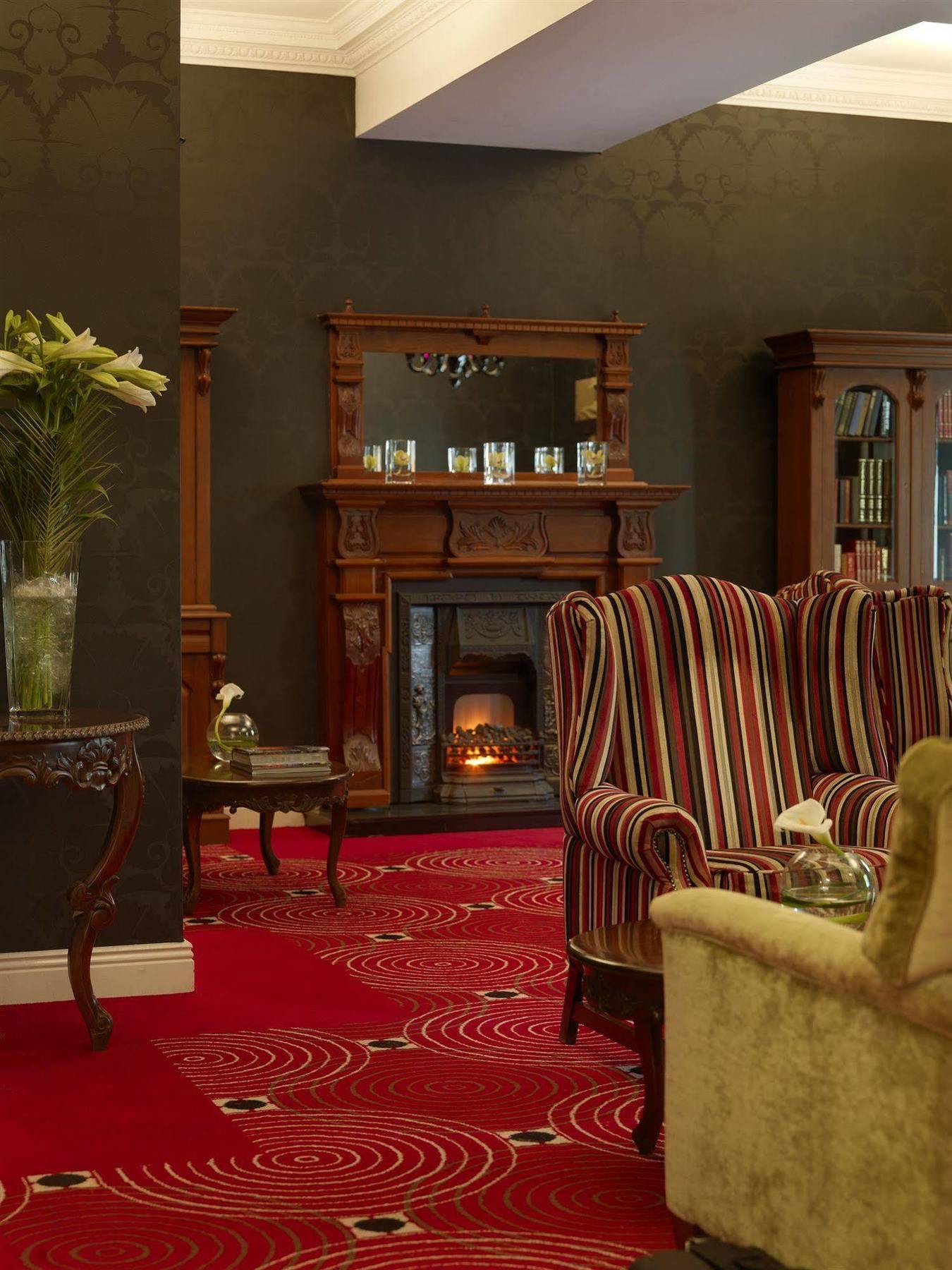 Temple Gate Hotel Ennis Bagian luar foto