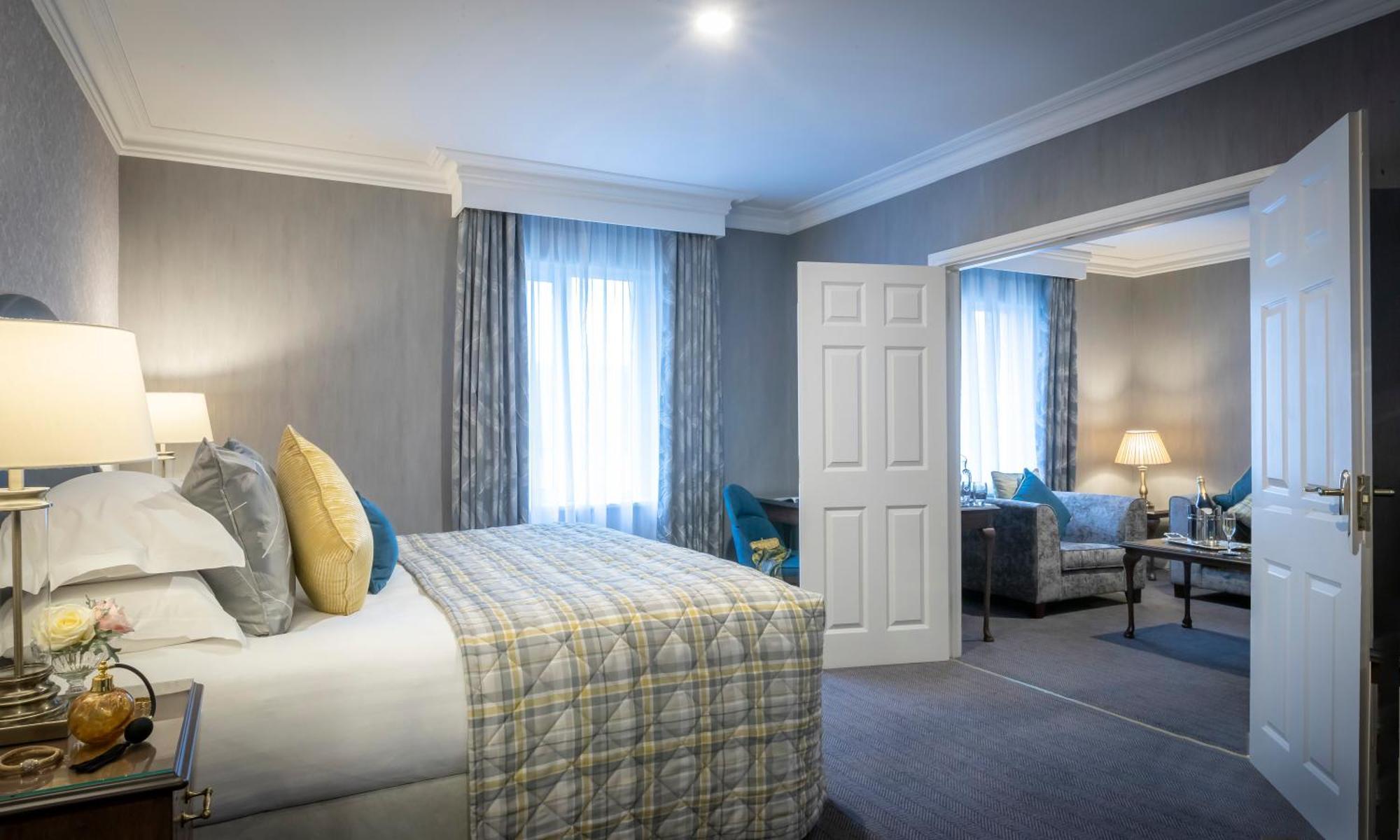 Temple Gate Hotel Ennis Bagian luar foto