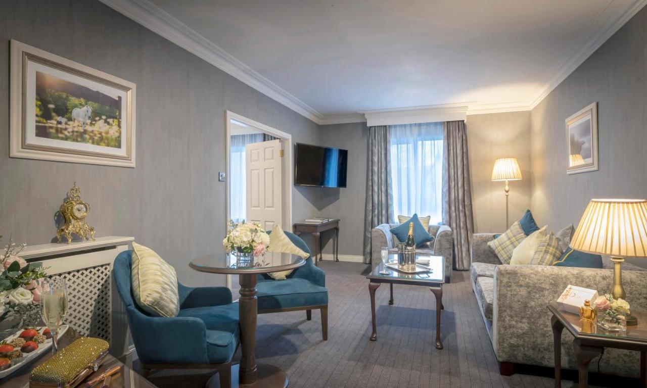 Temple Gate Hotel Ennis Bagian luar foto