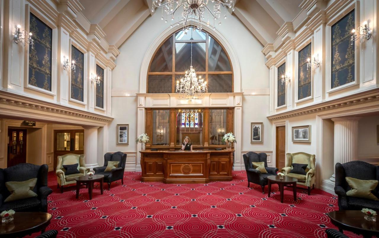 Temple Gate Hotel Ennis Bagian luar foto