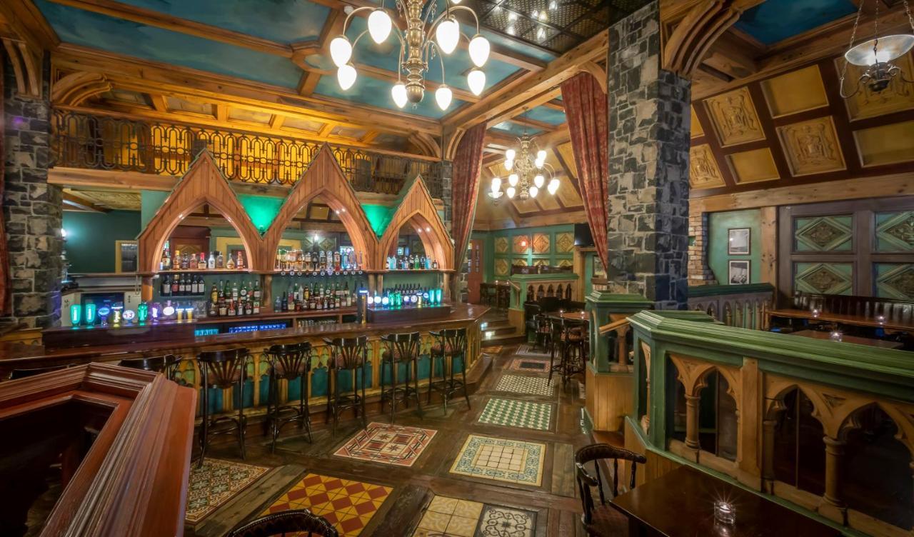 Temple Gate Hotel Ennis Bagian luar foto